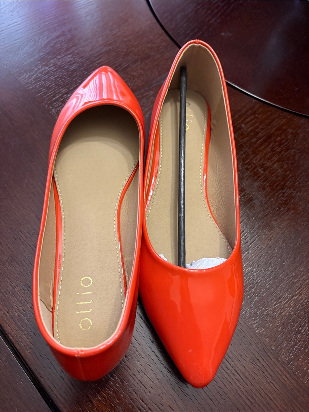 Ollio Women's Coral-Red Patent Pointed Ballet Flats